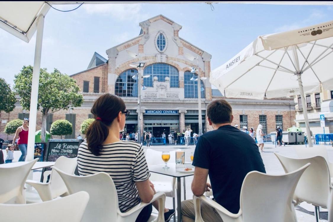 Desconecta Junto Al Mercado Central De 알리칸테 외부 사진